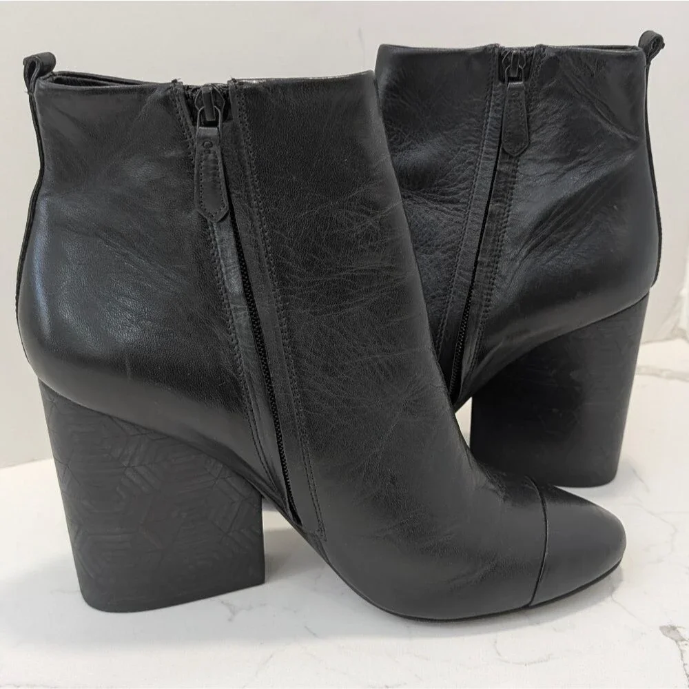 Tory Burch Women's Black Grove Leather Boots Size 10.5 Ankle Zip Cap Toe Western